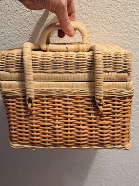 Small Wicker Basket With Hinged Lid and Handle